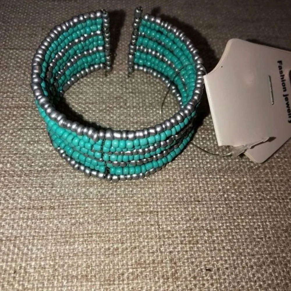 Cuff bracelet with turquoise and silver colored beads NWT - Picture 3 of 4